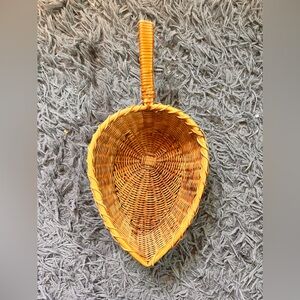 Vintage Nesting Wicker Basket Leaf Shaped